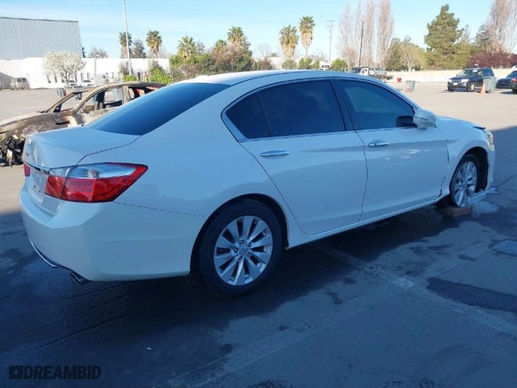 2015 Honda Accord Sedan EX-L with VIN 1HGCR2F87FA201863, listed as a IAAI auction lot 41867958 with 140888 miles. Bid and sale history available at carsss.com. Image 4.