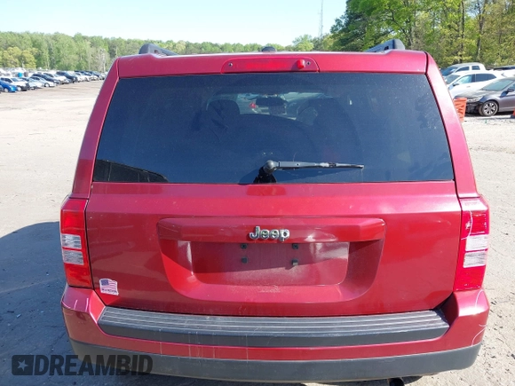 2017 Jeep Patriot Sport with VIN 1C4NJPBB8HD103682, listed as a IAAI auction lot 42001898 with 204,000 mi miles. Bid and sale history available at carsss.com. Image 16.