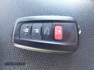 2019 Toyota Highlander LE z VIN 5TDZARFH5KS054593, wystawiony jako IAAI lot #41891885 z przebiegiem 131 351 mil mil oraz . Historia ofert i sprzedaży dostępna na DreamBid. Obrazek 11.