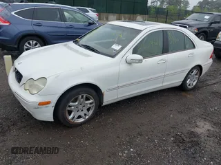 2003 Mercedes-Benz C 240 z VIN WDBRF61J63F390375, wystawiony jako IAAI lot #42207848 z przebiegiem Nie podano mil oraz . Historia ofert i sprzedaży dostępna na DreamBid. Obrazek 2.