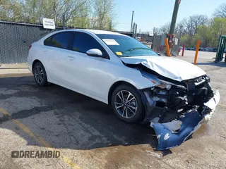 2024 Kia Forte LXS z VIN 3KPF24AD1RE750850, wystawiony jako IAAI lot #41961644 z przebiegiem 15 232 mil mil oraz . Historia ofert i sprzedaży dostępna na DreamBid. Obrazek 1.