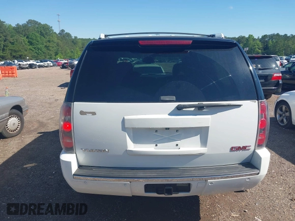 2008 GMC Yukon Denali z VIN 1GKFK63848J230708, wystawiony jako IAAI lot #42175206 z przebiegiem 208 589 mil mil oraz . Historia ofert i sprzedaży dostępna na DreamBid. Obrazek 16.