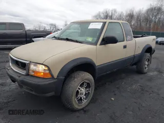 2003 GMC Sonoma SLS with VIN 1GTCT19X038212266, listed as a IAAI auction lot 41701463 with 151,555 mi miles. Bid and sale history available at carsss.com. Image 2.