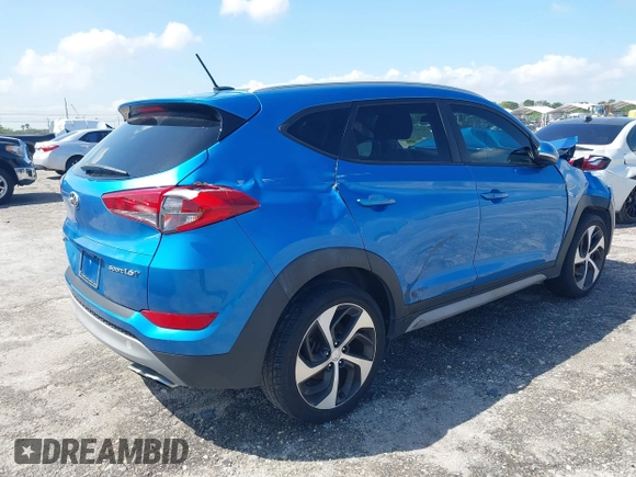 2017 Hyundai Tucson Value z VIN KM8J33A23HU540472, wystawiony jako IAAI lot #41935056 z przebiegiem 58 937 mil mil oraz . Historia ofert i sprzedaży dostępna na DreamBid. Obrazek 4.