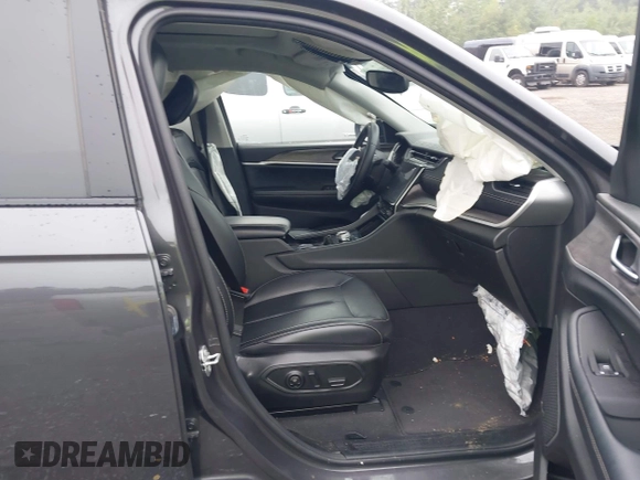2022 Jeep Grand Cherokee Limited with VIN 1C4RJHBG8N8542971, listed as a IAAI auction lot 40074278 with Not provided miles and . Bid and sale history available at DreamBid. Image 5.