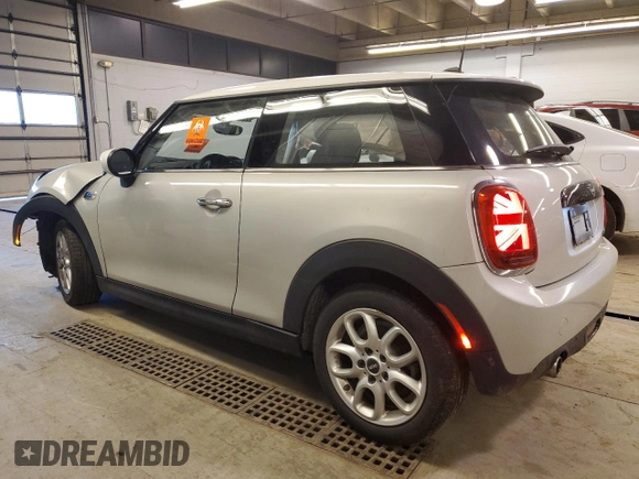 2020 MINI Hardtop Cooper with VIN WMWXR3C08L2M15462, listed as a Copart auction lot 44600205 with Not provided miles and Salvage title. Bid and sale history available at DreamBid. Image 2.