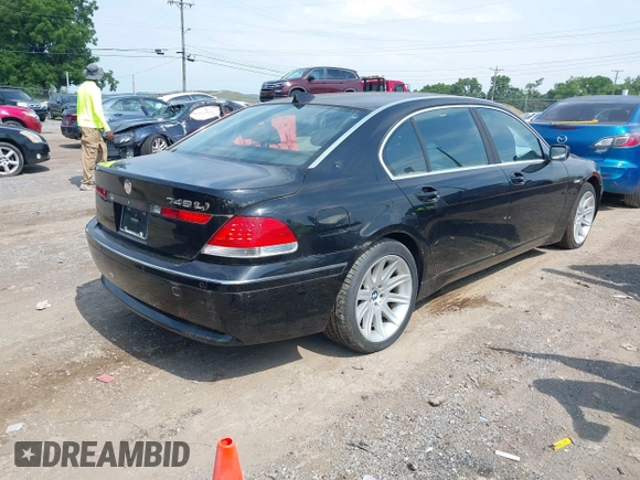 2004 BMW 7 Series 745Li z VIN WBAGN63464DS51067, wystawiony jako IAAI lot #42681232 z przebiegiem 125 088 mil mil oraz . Historia ofert i sprzedaży dostępna na DreamBid. Obrazek 4.