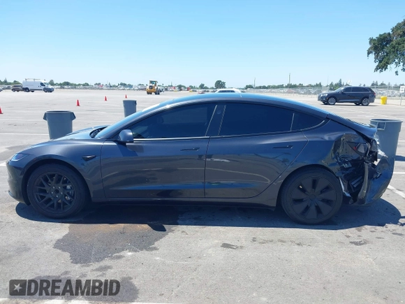 2024 Tesla Model 3 z VIN 5YJ3E1EA4RF721281, wystawiony jako IAAI lot #42238541 z przebiegiem 28 679 mil mil oraz . Historia ofert i sprzedaży dostępna na DreamBid. Obrazek 15.