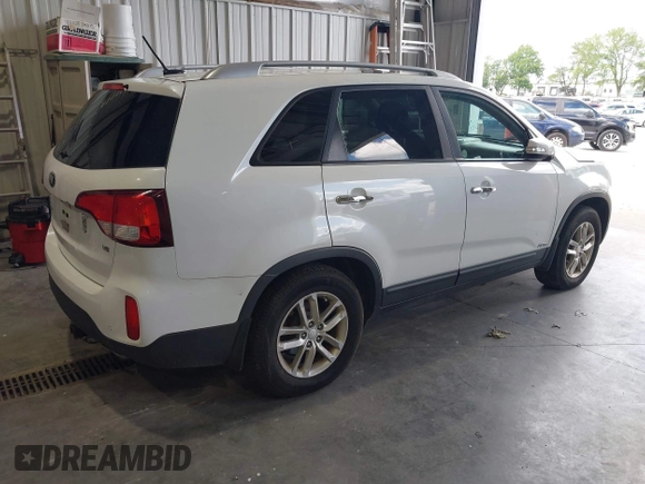 2015 Kia Sorento LX with VIN 5XYKTDA75FG653090, listed as a IAAI auction lot 42676355 with 153,476 mi miles and . Bid and sale history available at DreamBid. Image 4.