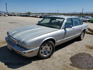2003 Jaguar XJ 8 z VIN SAJDA14C23LF59484, wystawiony jako Copart lot #50304475 z przebiegiem Nie podano mil oraz Czysty tytuł • Clean title. Historia ofert i sprzedaży dostępna na DreamBid. Obrazek 1.