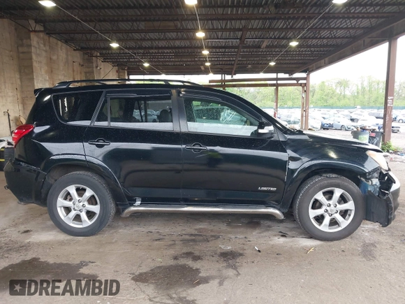 2010 Toyota RAV4 Limited z VIN JTMDF4DV3AD038717, wystawiony jako IAAI lot #42246230 z przebiegiem 140 854 mil mil oraz . Historia ofert i sprzedaży dostępna na DreamBid. Obrazek 13.