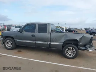 2002 GMC Sierra 1500 SLE with VIN 2GTEC19V121231109, listed as a IAAI auction lot 41906878 with 237,729 mi miles. Bid and sale history available at carsss.com. Image 14.