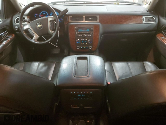 2013 Chevrolet Suburban LT with VIN 1GNSKJE72DR236026, listed as a Copart auction lot 86153104 with 222,417 mi miles and Salvage title. Bid and sale history available at DreamBid. Image 8.