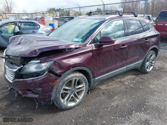 2017 Lincoln MKC Reserve with VIN 5LMCJ3D9XHUL71880, listed as a IAAI auction lot 41880944 with 116,670 mi miles. Bid and sale history available at carsss.com. Image 2.