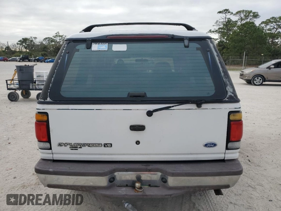 1996 Ford Explorer XLT z VIN 1FMDU32P7TZA15088, wystawiony jako Copart lot #88588765 z przebiegiem 79 106 mil mil oraz Szkoda całkowita • Salvage title. Historia ofert i sprzedaży dostępna na DreamBid. Obrazek 6.