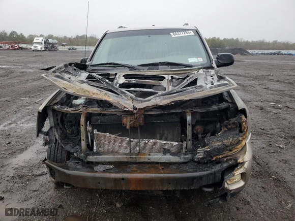 2003 Chevrolet TrailBlazer LT with VIN 1GNDT13S432303617, listed as a Copart auction lot 84377284 with NaN miles and Salvage Title. Bid and sale history available at carsss.com. Image 5.