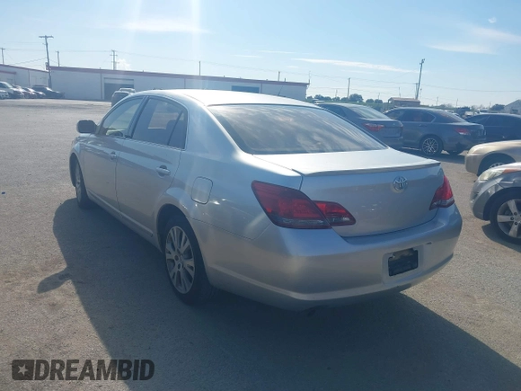 2008 Toyota Avalon XL with VIN 4T1BK36B38U281031, listed as a IAAI auction lot 41268774 with 303,156 mi miles. Bid and sale history available at carsss.com. Image 3.