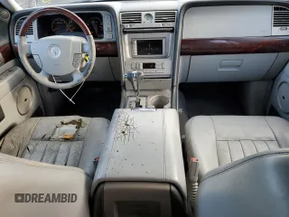 2006 Lincoln Navigator Luxury with VIN 5LMFU27506LJ12017, listed as a Copart auction lot 84655314 with 203,743 mi miles and Clean Title. Bid and sale history available at carsss.com. Image 8.