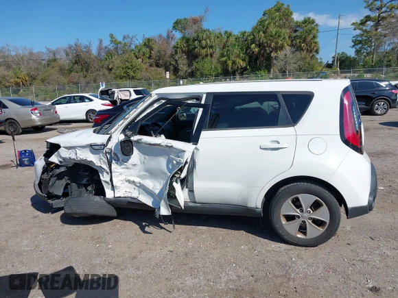 2015 Kia Soul with VIN KNDJN2A22F7228311, listed as a IAAI auction lot 41680343 with 116,503 mi miles. Bid and sale history available at carsss.com. Image 14.