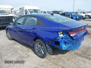 2024 Hyundai Elantra SEL with VIN KMHLM4DG2RU809713, listed as a IAAI auction lot 41998632 with 8,185 mi miles and . Bid and sale history available at carsss.com. Image 3.