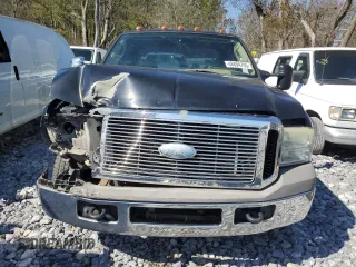 2005 Ford F-350 XL с VIN 1FTWW32P25EA98589, выставлен на аукционе Copart как лот 46894705 с пробегом 256 232 миль миль и Списание • Salvage title. История ставок и продаж доступна на DreamBid. Изображение 5.