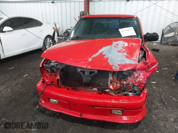 2000 Chevrolet S-10 LS with VIN 1GCCS19W2Y8203649, listed as a IAAI auction lot 41710234 with 153,616 mi miles. Bid and sale history available at carsss.com. Image 6.