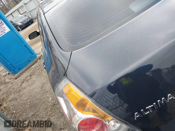 2010 Nissan Altima S with VIN 1N4AL2AP1AN525176, listed as a IAAI auction lot 41627592 with 121,026 mi miles and . Bid and sale history available at DreamBid. Image 3.