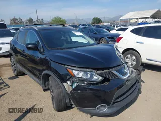 2017 Nissan Rogue SV with VIN JN1BJ1CP8HW026121, listed as a IAAI auction lot 41989369 with 72,865 mi miles and . Bid and sale history available at DreamBid. Image 1.