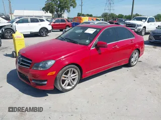 2014 Mercedes-Benz C 250 Sport z VIN WDDGF4HBXEG196978, wystawiony jako IAAI lot #42116809 z przebiegiem 38 933 mil mil oraz . Historia ofert i sprzedaży dostępna na DreamBid. Obrazek 2.