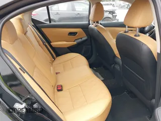 2025 Nissan Sentra SV z VIN 3N1AB8CV9SY292599, wystawiony jako IAAI lot #42399861 z przebiegiem 4 448 mil mil oraz . Historia ofert i sprzedaży dostępna na DreamBid. Obrazek 8.