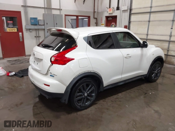 2014 Nissan Juke S with VIN JN8AF5MV3ET363747, listed as a IAAI auction lot 42056301 with Not Provided miles. Bid and sale history available at carsss.com. Image 4.