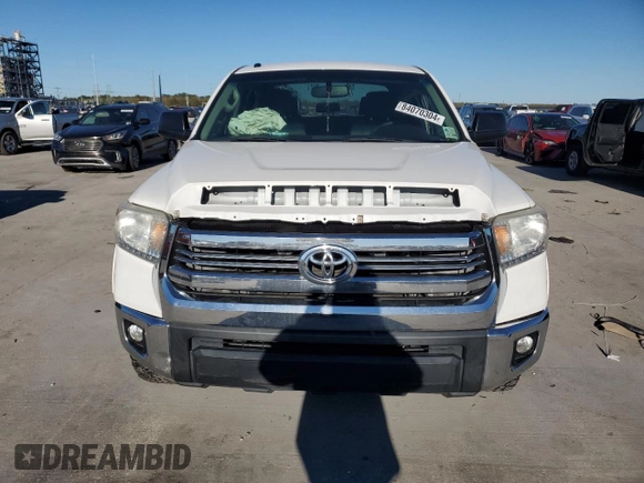 2017 Toyota Tundra SR5 z VIN 5TFEW5F17HX222295, wystawiony jako Copart lot #84070304 z przebiegiem 105 463 mil mil oraz Szkoda całkowita • Salvage title. Historia ofert i sprzedaży dostępna na DreamBid. Obrazek 5.