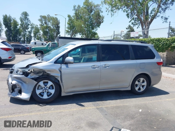 2018 Toyota Sienna LE Auto Access Seat с VIN 5TDKZ3DCXJS937151, выставлен на аукционе IAAI как лот 42396520 с пробегом 66 947 миль миль и . История ставок и продаж доступна на DreamBid. Изображение 14.