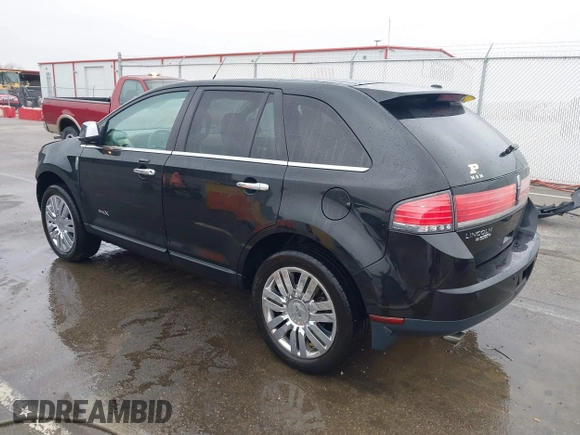 2010 Lincoln MKX with VIN 2LMDJ6JC3ABJ21373, listed as a IAAI auction lot 41843187 with 153,958 mi miles. Bid and sale history available at carsss.com. Image 3.