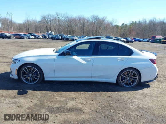 2020 BMW 3 Series M340i z VIN WBA5U7C02LA234487, wystawiony jako IAAI lot #41816831 z przebiegiem 27 562 mil mil oraz . Historia ofert i sprzedaży dostępna na DreamBid. Obrazek 14.