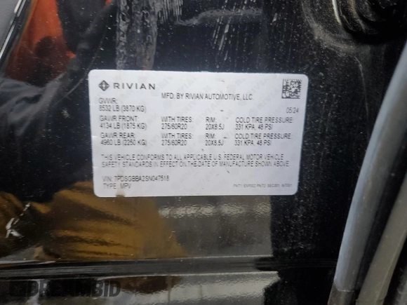 2025 Rivian R1S Adventure z VIN 7PDSGBBA2SN047518, wystawiony jako Copart lot #47992215 z przebiegiem 3836 mil mil oraz Szkody całkowita. Historia ofert i sprzedaży dostępna na DreamBid. Obrazek 13.