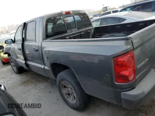 2008 Dodge Dakota Bighorn/Lonestar z VIN 1D7HE38K58S550926, wystawiony jako Copart lot #48440495 z przebiegiem Nie podano mil oraz Szkoda całkowita • Salvage title. Historia ofert i sprzedaży dostępna na DreamBid. Obrazek 2.