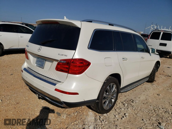 2015 Mercedes-Benz GL-Class GL 350 BlueTEC with VIN 4JGDF2EE9FA555169, listed as a Copart auction lot 57354533 with 84,126 mi miles. Bid and sale history available at carsss.com. Image 3.