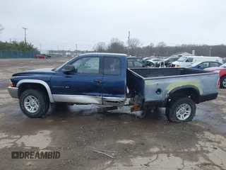 2001 Dodge Dakota Sport with VIN 1B7GG22N81S220121, listed as a IAAI auction lot 41907923 with Not Provided miles and . Bid and sale history available at carsss.com. Image 14.