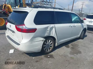 2017 Toyota Sienna XLE Auto Access Seat z VIN 5TDYZ3DC0HS868989, wystawiony jako IAAI lot #42174075 z przebiegiem 189 634 mil mil oraz . Historia ofert i sprzedaży dostępna na DreamBid. Obrazek 4.