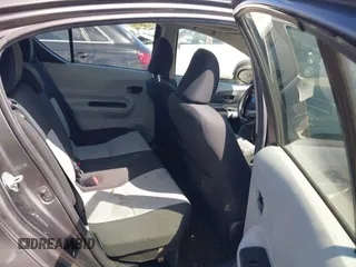 2014 Toyota Prius One z VIN JTDKDTB32E1070932, wystawiony jako IAAI lot #41950966 z przebiegiem 93 952 mil mil oraz . Historia ofert i sprzedaży dostępna na DreamBid. Obrazek 8.