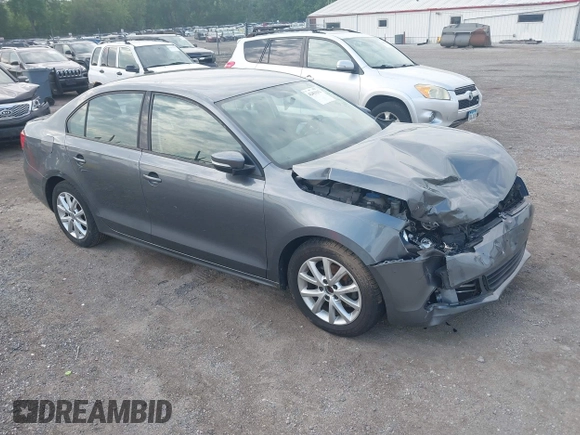 2011 Volkswagen Jetta SE with VIN 3VWDX7AJ5BM388532, listed as a IAAI auction lot 42453112 with 120,170 mi miles and . Bid and sale history available at DreamBid. Image 1.