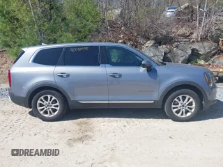 2020 Kia Telluride LX z VIN 5XYP2DHC3LG073697, wystawiony jako IAAI lot #42080775 z przebiegiem 78 069 mil mil oraz . Historia ofert i sprzedaży dostępna na DreamBid. Obrazek 13.