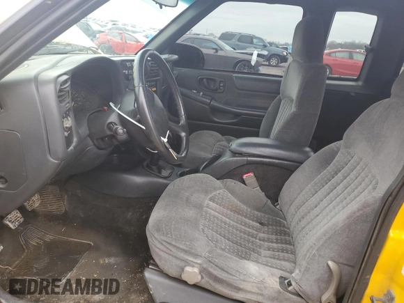 2002 Chevrolet S-10 LS with VIN 1GCCT19W128251633, listed as a Copart auction lot 44657705 with 181,895 mi miles and Clean Title. Bid and sale history available at carsss.com. Image 7.