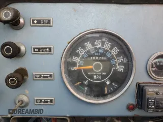 1985 Jeep CJ z VIN 1JCCF87E7FT035118, wystawiony jako Copart lot #70082064 z przebiegiem Nie podano mil oraz Tytuł czysty. Historia ofert i sprzedaży dostępna na DreamBid. Obrazek 9.