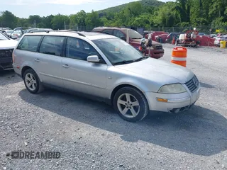 2004 Volkswagen Passat GLX with VIN WVWYH63B74E001540, listed as a IAAI auction lot 42761612 with 256,945 mi miles and . Bid and sale history available at DreamBid. Image 1.