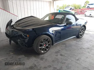 2019 FIAT 124 Spider Lusso z VIN JC1NFAEK6K0142695, wystawiony jako IAAI lot #42683013 z przebiegiem 33 559 mil mil oraz . Historia ofert i sprzedaży dostępna na DreamBid. Obrazek 17.
