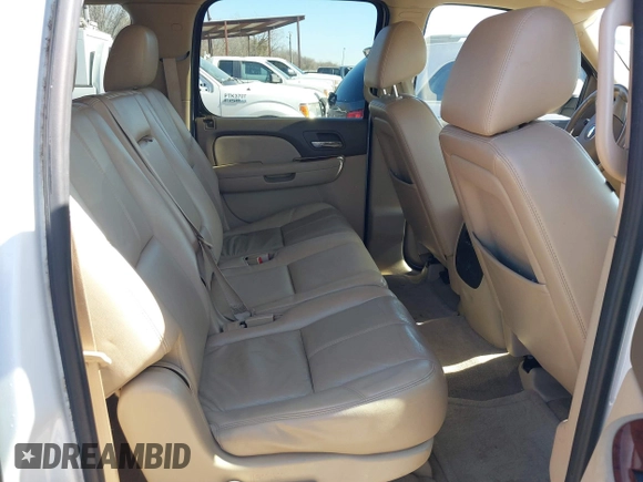 2011 Chevrolet Suburban LT with VIN 1GNSCJE07BR342646, listed as a IAAI auction lot 41698811 with 118,856 mi miles. Bid and sale history available at carsss.com. Image 8.