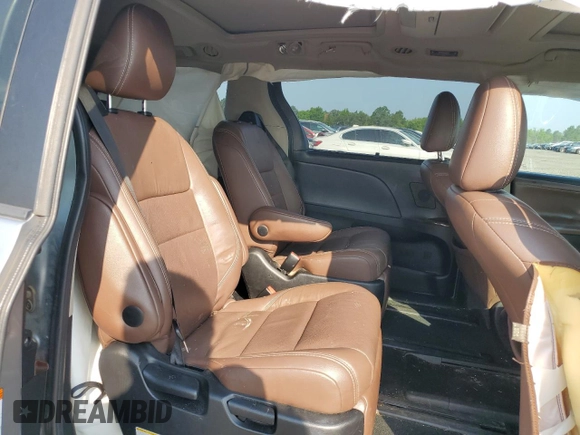 2016 Toyota Sienna XLE z VIN 5TDYK3DC2GS756021, wystawiony jako Copart lot #60636705 z przebiegiem 124 142 mil mil oraz Szkoda całkowita • Salvage title. Historia ofert i sprzedaży dostępna na DreamBid. Obrazek 11.