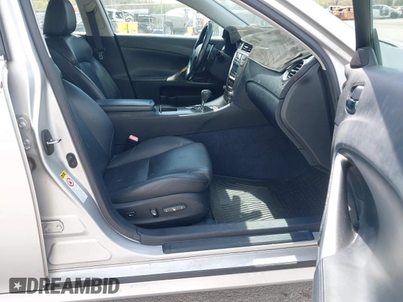 2008 Lexus IS 250 z VIN JTHCK262685018639, wystawiony jako IAAI lot #42024488 z przebiegiem 220 885 mil mil oraz . Historia ofert i sprzedaży dostępna na DreamBid. Obrazek 5.